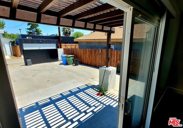 17629 Burbank Boulevard, Encino, CA 91316