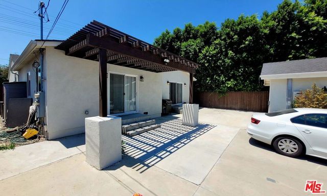 17629 Burbank Boulevard, Encino, CA 91316