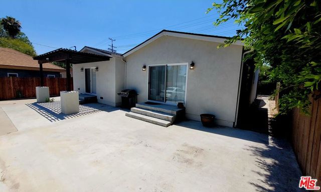 17629 Burbank Boulevard, Encino, CA 91316