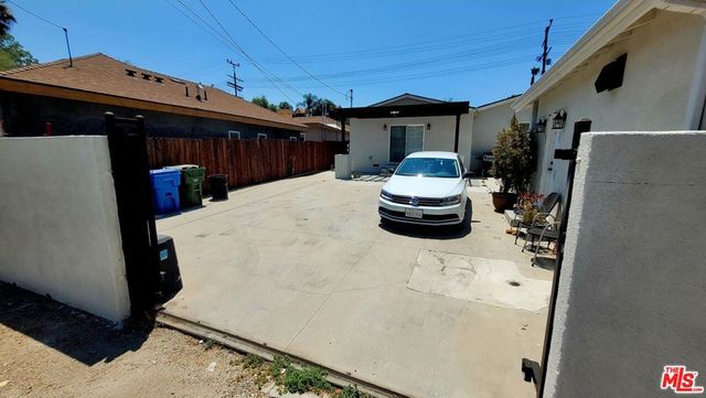 17629 Burbank Boulevard, Encino, CA 91316