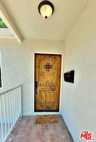 17629 Burbank Boulevard, Encino, CA 91316