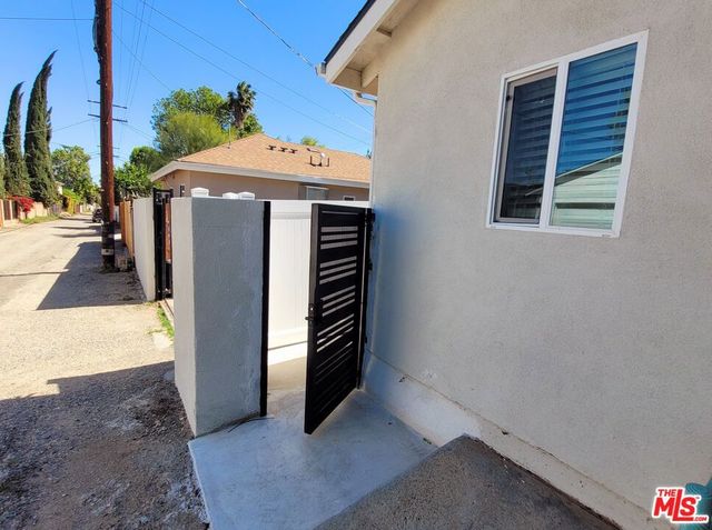 17629 Burbank Boulevard, Encino, CA 91316