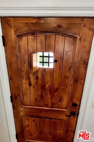 17629 Burbank Boulevard, Encino, CA 91316