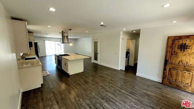 17629 Burbank Boulevard, Encino, CA 91316