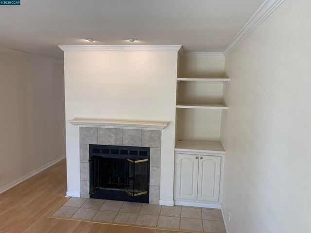 96 Lakeshore Ct, Richmond, CA 94804