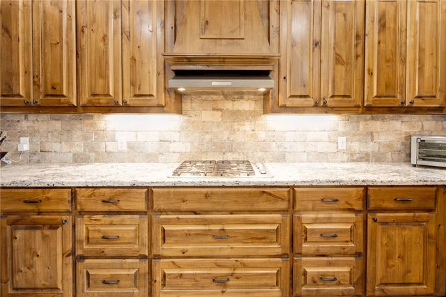 9600 Shadow Creek, Bryan, TX 77808