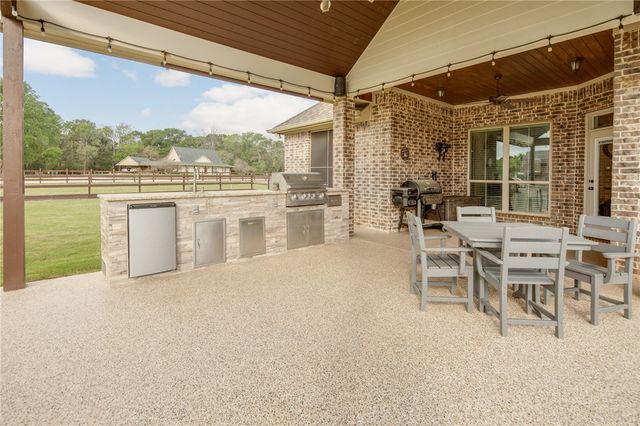 9600 Shadow Creek, Bryan, TX 77808