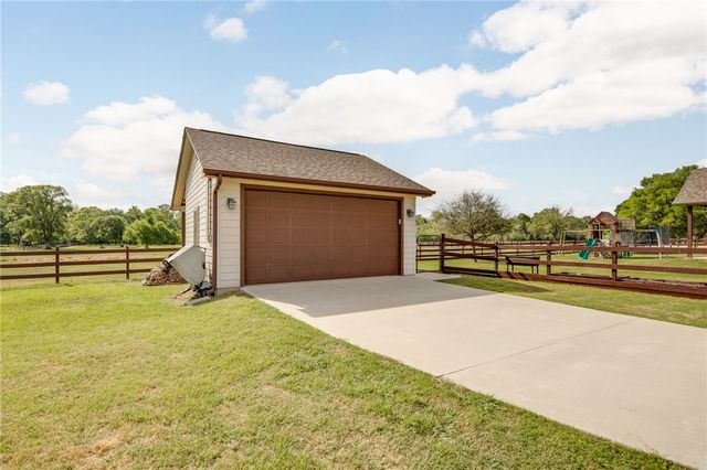 9600 Shadow Creek, Bryan, TX 77808