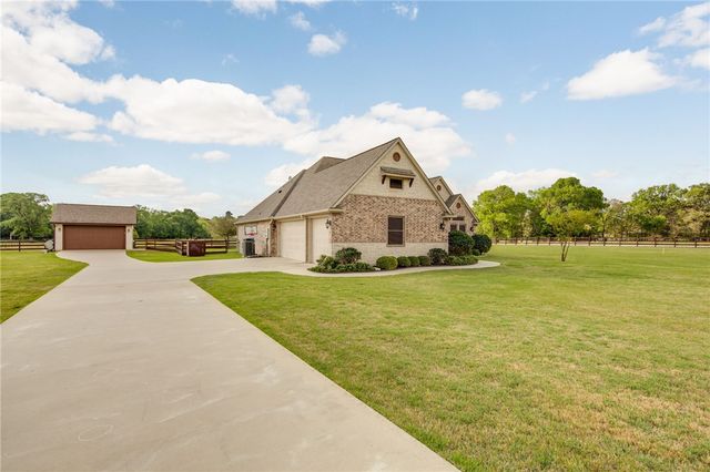 9600 Shadow Creek, Bryan, TX 77808