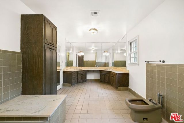 1150 Stone Canyon Road, Los Angeles, CA 90077