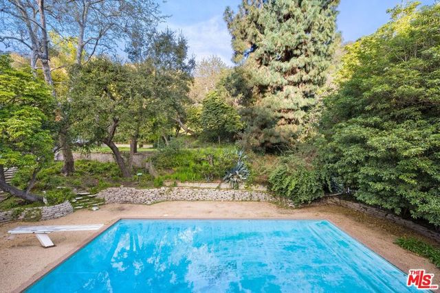 1150 Stone Canyon Road, Los Angeles, CA 90077