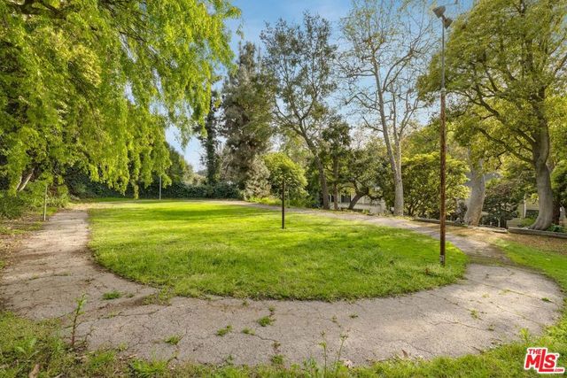 1150 Stone Canyon Road, Los Angeles, CA 90077