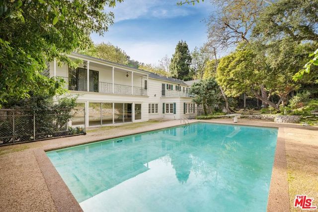 1150 Stone Canyon Road, Los Angeles, CA 90077