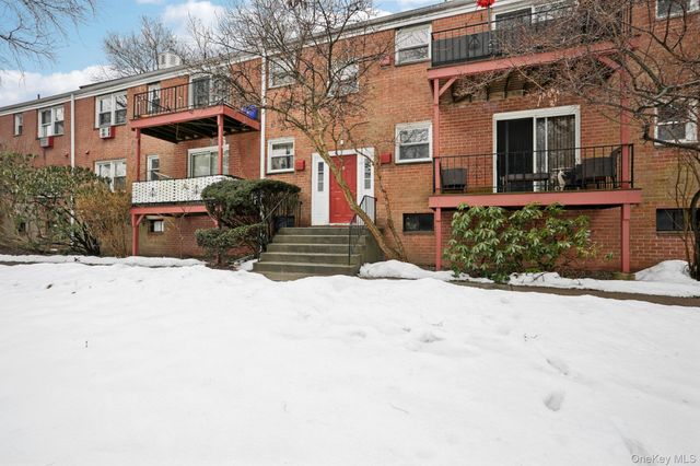 9 Oxford Court 7908, Suffern, NY 10901