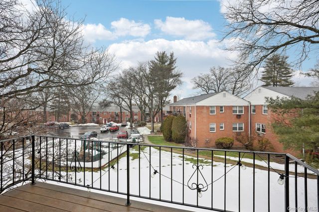 9 Oxford Court 7908, Suffern, NY 10901