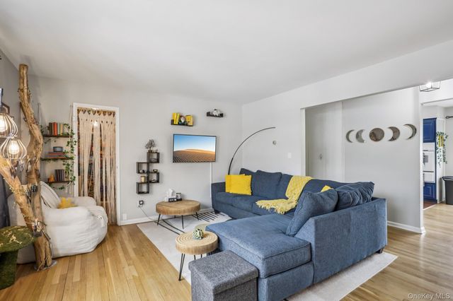 9 Oxford Court 7908, Suffern, NY 10901