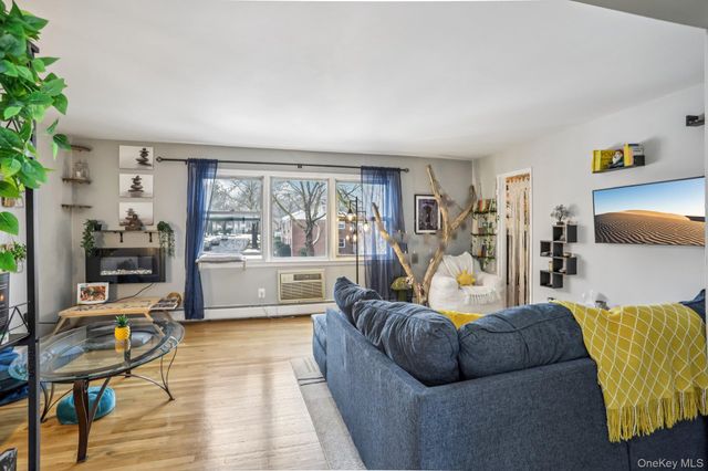 9 Oxford Court 7908, Suffern, NY 10901