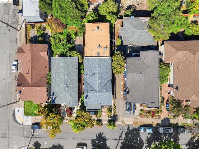 1112 E 33Rd St, Oakland, CA 94610