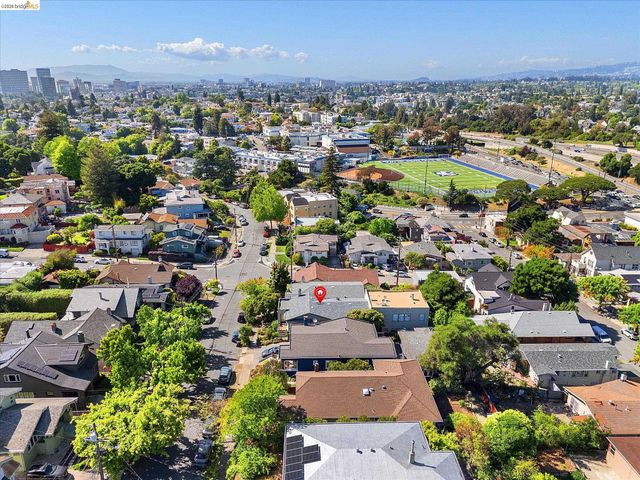 1112 E 33Rd St, Oakland, CA 94610