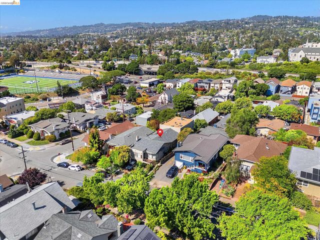 1112 E 33Rd St, Oakland, CA 94610