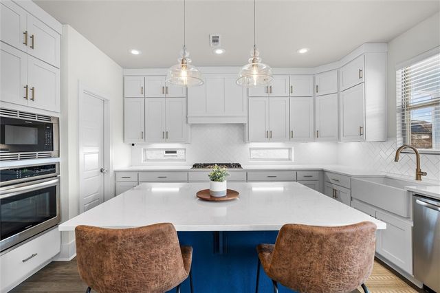 626 Millwood, Cave Springs, AR 72718