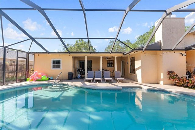 5507 BLUEJAY LANE, Tampa, FL 33625