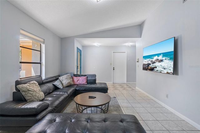5507 BLUEJAY LANE, Tampa, FL 33625