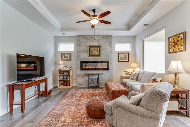 925 E Clearlake, Derby, KS 67037