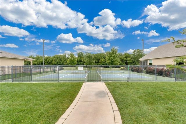 925 E Clearlake, Derby, KS 67037