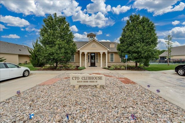 925 E Clearlake, Derby, KS 67037
