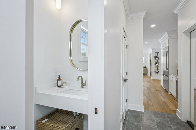 8 Fox Chase Rd, Madison Boro, NJ 07940