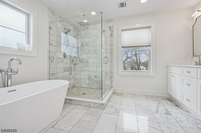 8 Fox Chase Rd, Madison Boro, NJ 07940