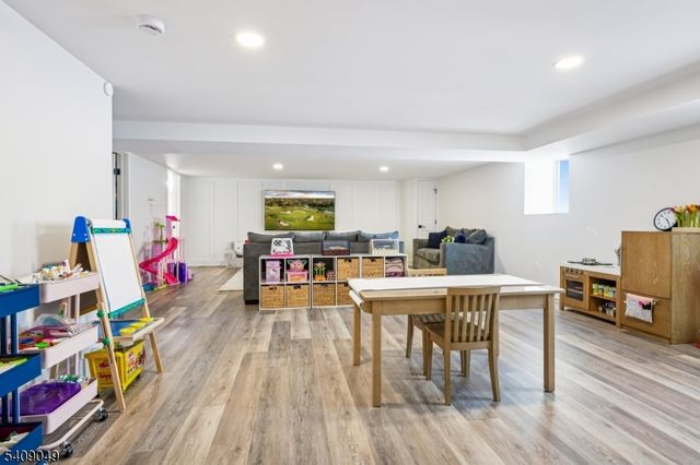 8 Fox Chase Rd, Madison Boro, NJ 07940