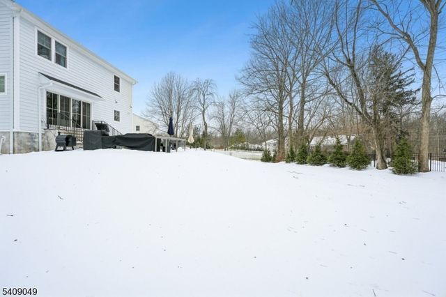 8 Fox Chase Rd, Madison Boro, NJ 07940