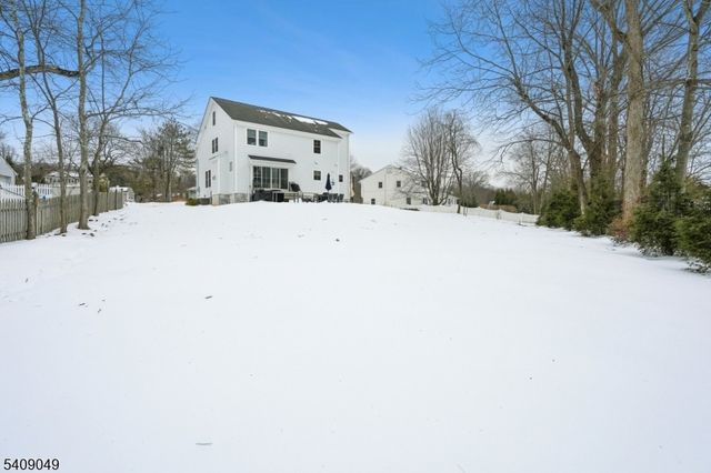 8 Fox Chase Rd, Madison Boro, NJ 07940