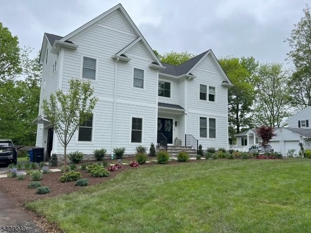 8 Fox Chase Rd, Madison Boro, NJ 07940