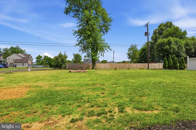 819 CENTER AVE, Collegeville, PA 19426
