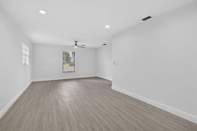 129 Bilbao Street, Royal Palm Beach, FL 33411