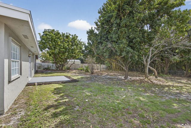 129 Bilbao Street, Royal Palm Beach, FL 33411