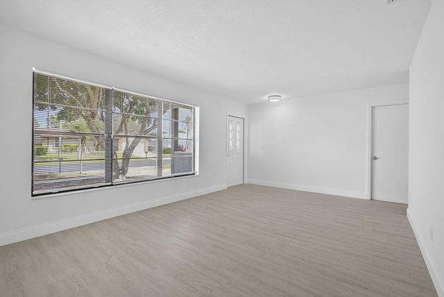 129 Bilbao Street, Royal Palm Beach, FL 33411