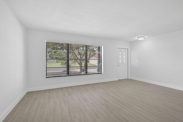 129 Bilbao Street, Royal Palm Beach, FL 33411