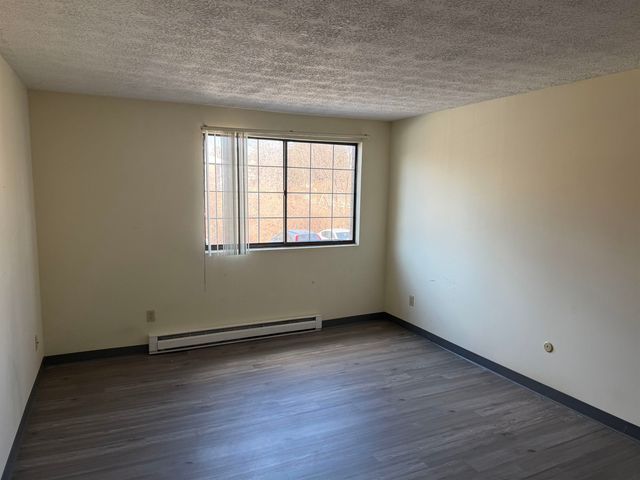 64 Dunbarton Rd Apt 2C, Manchester, NH 03102