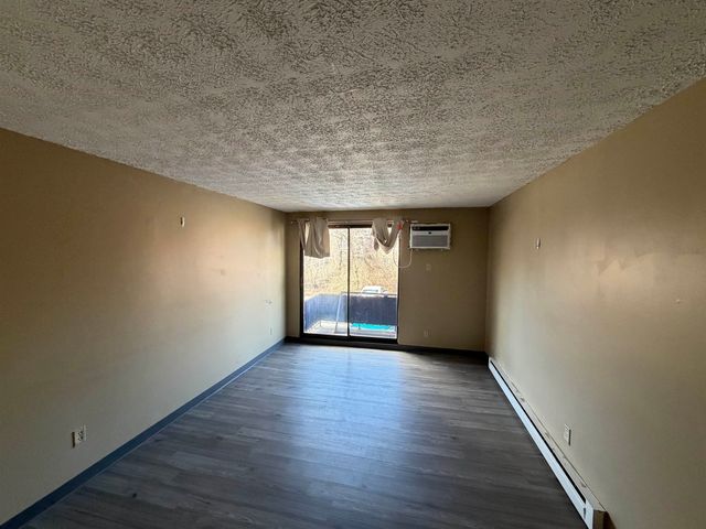 64 Dunbarton Rd Apt 2C, Manchester, NH 03102