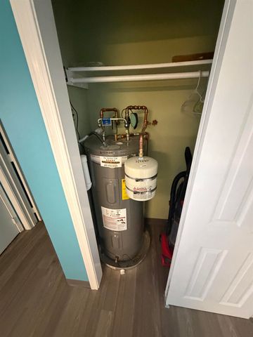 64 Dunbarton Rd Apt 2C, Manchester, NH 03102