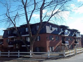 64 Dunbarton Rd Apt 2C, Manchester, NH 03102