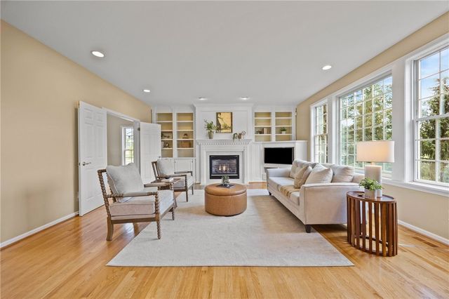19 Delancey Court, Pittsford, NY 14534