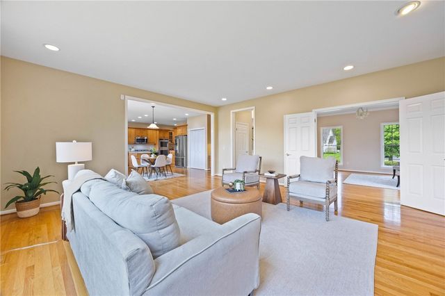 19 Delancey Court, Pittsford, NY 14534