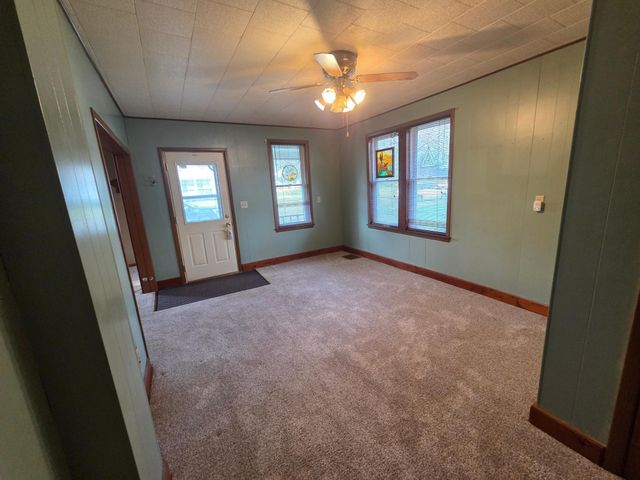 201 1st Street SE, Hayfield, MN 55940