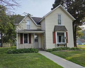 201 1st Street SE, Hayfield, MN 55940