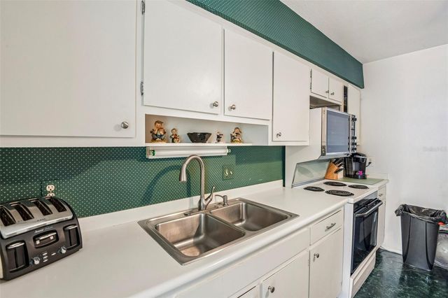 5924 5TH AVENUE N 3, St Petersburg, FL 33710